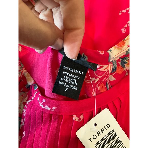 TORRID Women's Red Floral Pintuck Cami size 5X 30/32 - Picture 7 of 7